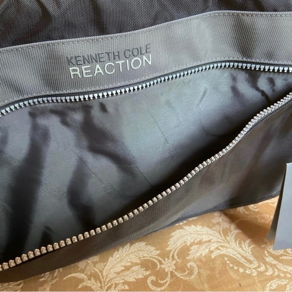 NWT Kenneth Cole Reaction Black and Gray Messenger / Laptop Bag - Picture 4 of 11